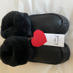 Pantuflas para mujer: Botitas color negro Lo Mark + Cueros Latinos